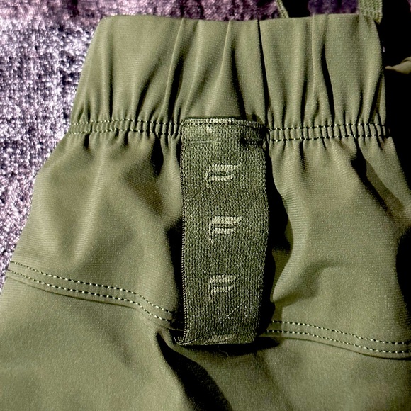 Fabletics The One Short - Picture 2 of 2